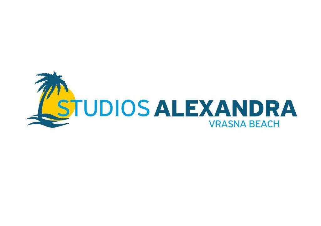 Studios Alexandra Vrasna Luaran gambar